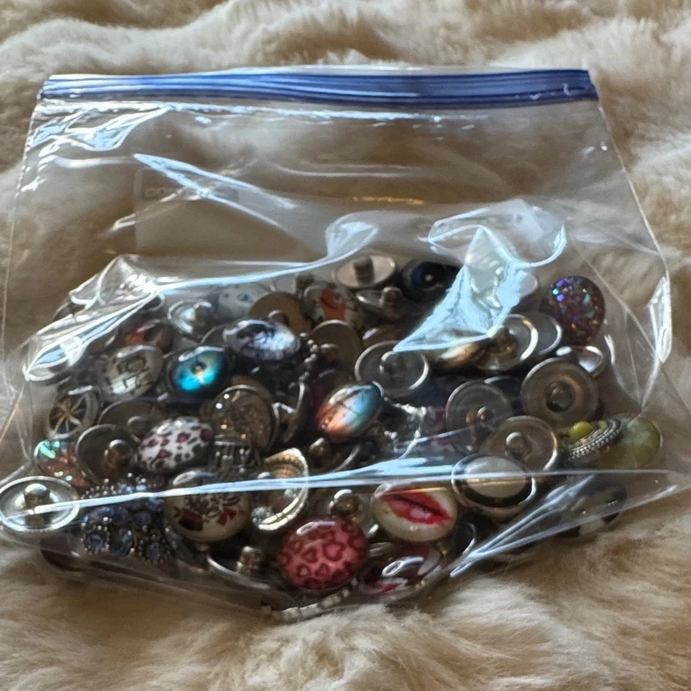 Lot of Colorful Snap Button Set for Snap Jewelry - Picture 3 of 3